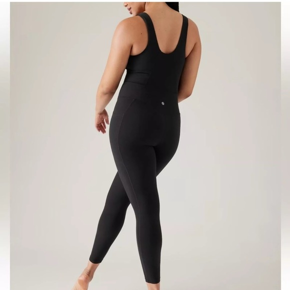 NWT! Athleta Black Salutation Bodysuit Stash Pockets Built In Padded Bra Size L - Picture 2 of 11